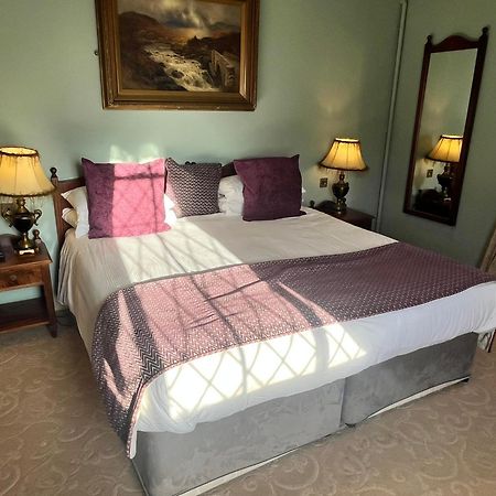 Ye Olde Bell Hotel & Spa เร็ทฟอร์ด ภายนอก รูปภาพ
