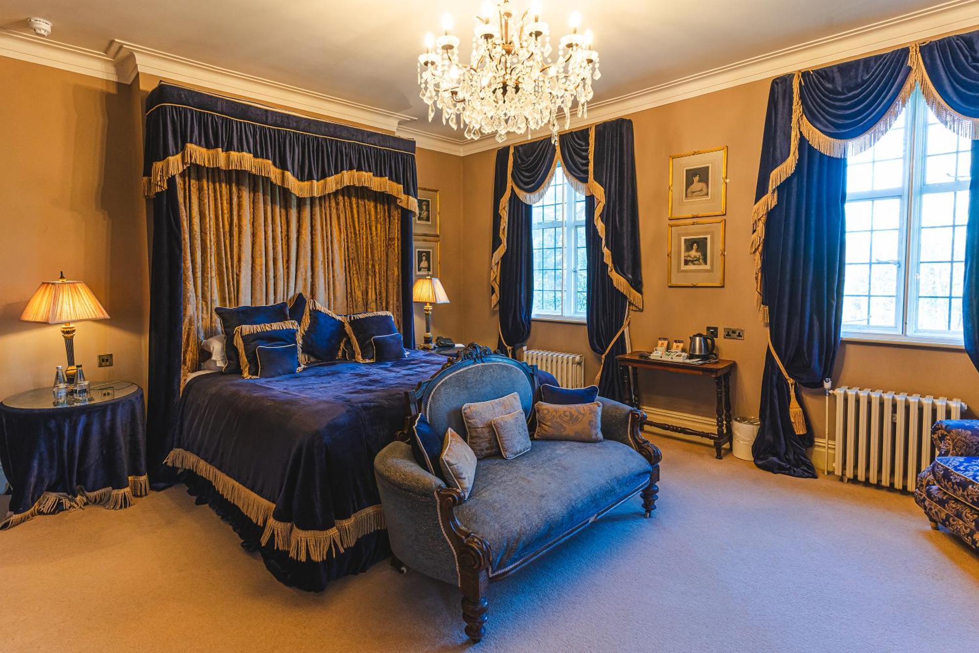 Ye Olde Bell Hotel & Spa เร็ทฟอร์ด ภายนอก รูปภาพ