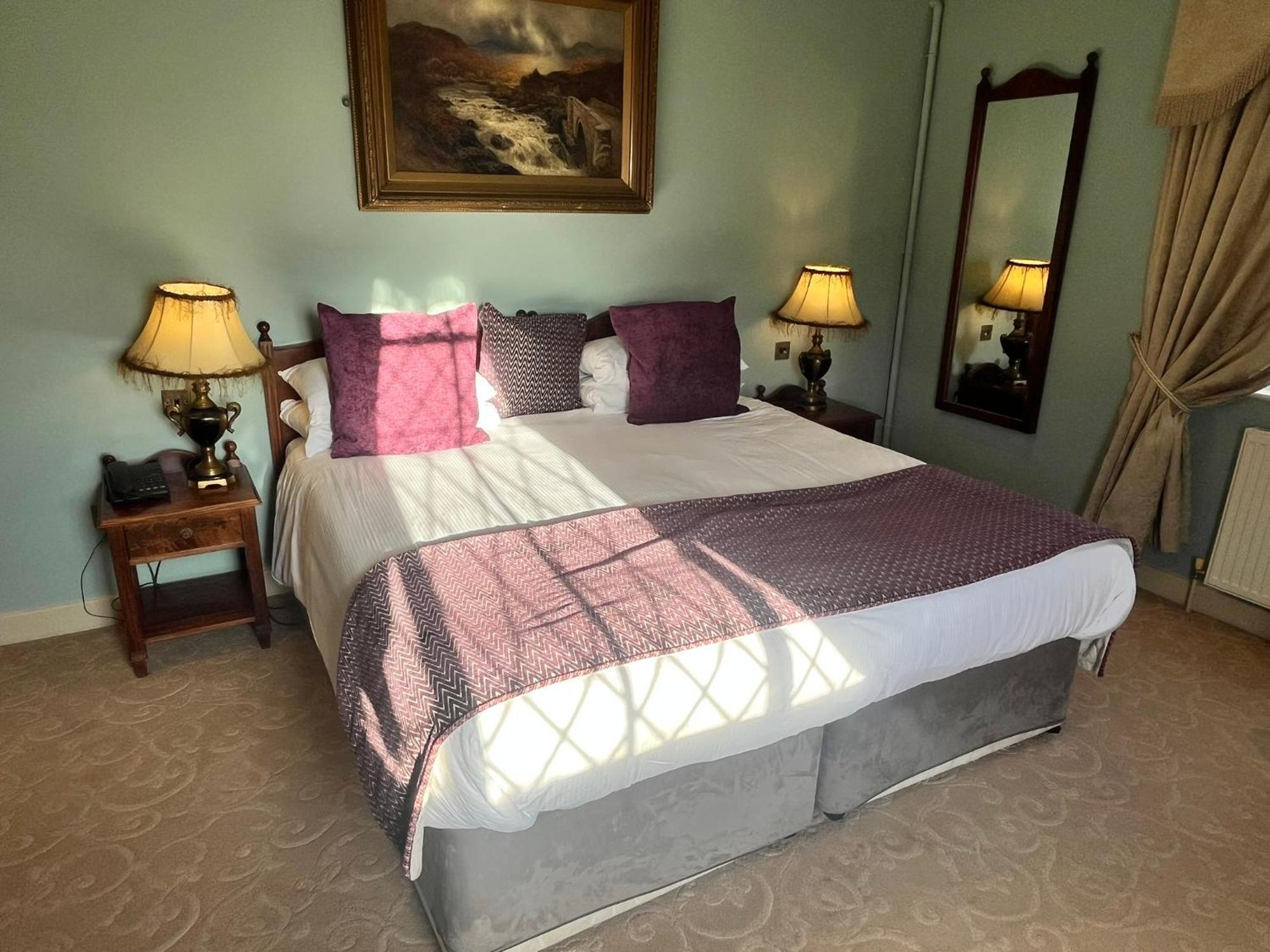 Ye Olde Bell Hotel & Spa เร็ทฟอร์ด ภายนอก รูปภาพ