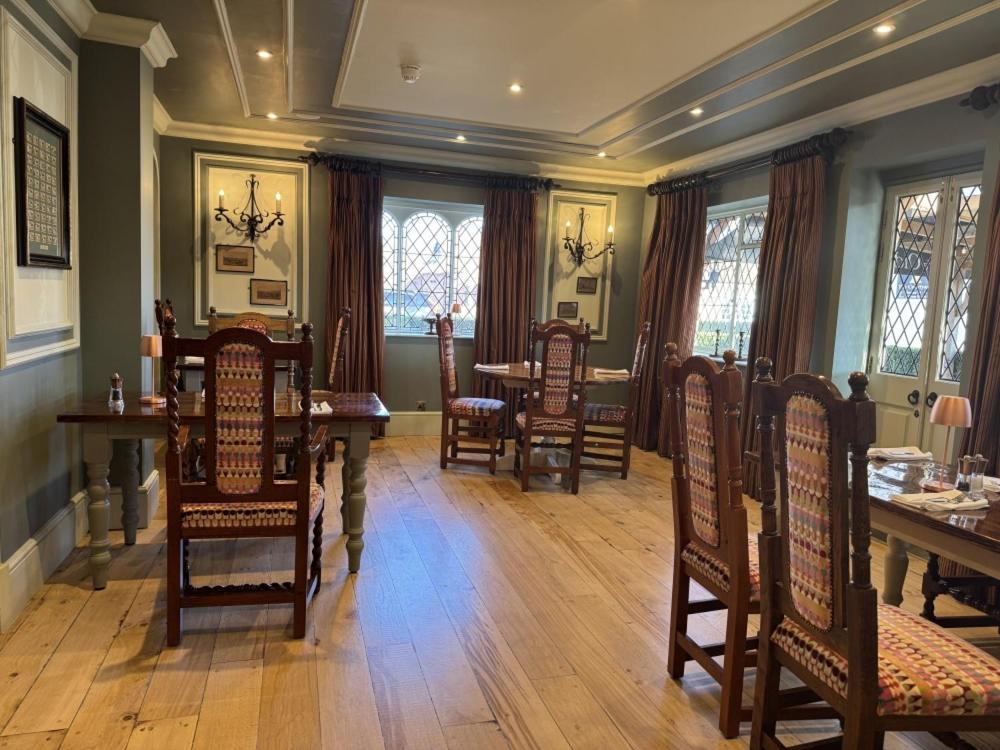 Ye Olde Bell Hotel & Spa เร็ทฟอร์ด ภายนอก รูปภาพ