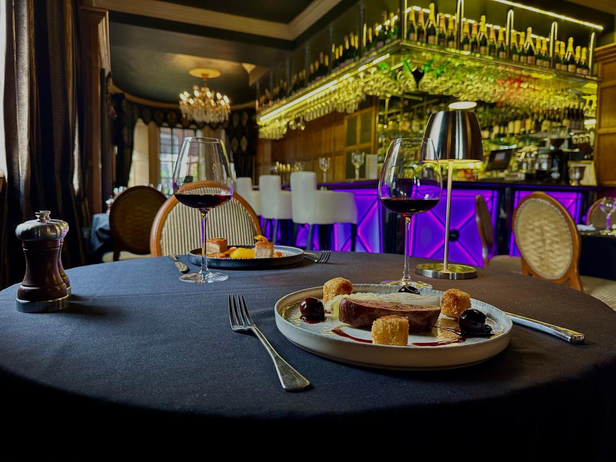 Ye Olde Bell Hotel & Spa เร็ทฟอร์ด ภายนอก รูปภาพ